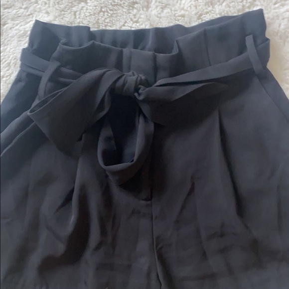 Dynamite black dress shorts with tie in a size S - Picture 5 of 6